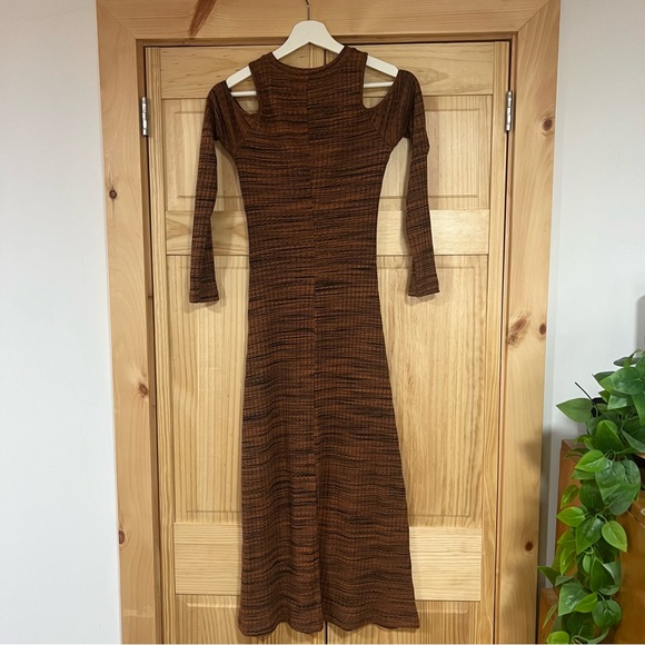 NWOT Zara Cold Shoulder Midi Ribbed Sweater Dress Size Small brown/ black/ rust - Picture 6 of 8